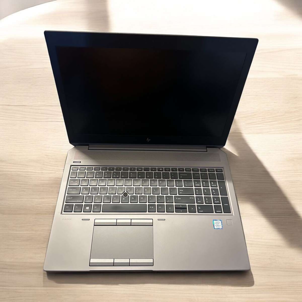 HP ZBook 15 G5    Core i7-8750H / 15.6 FHD / 32GB RAM / 512GBSSD NVIDIA QUADRO P1000 MINT