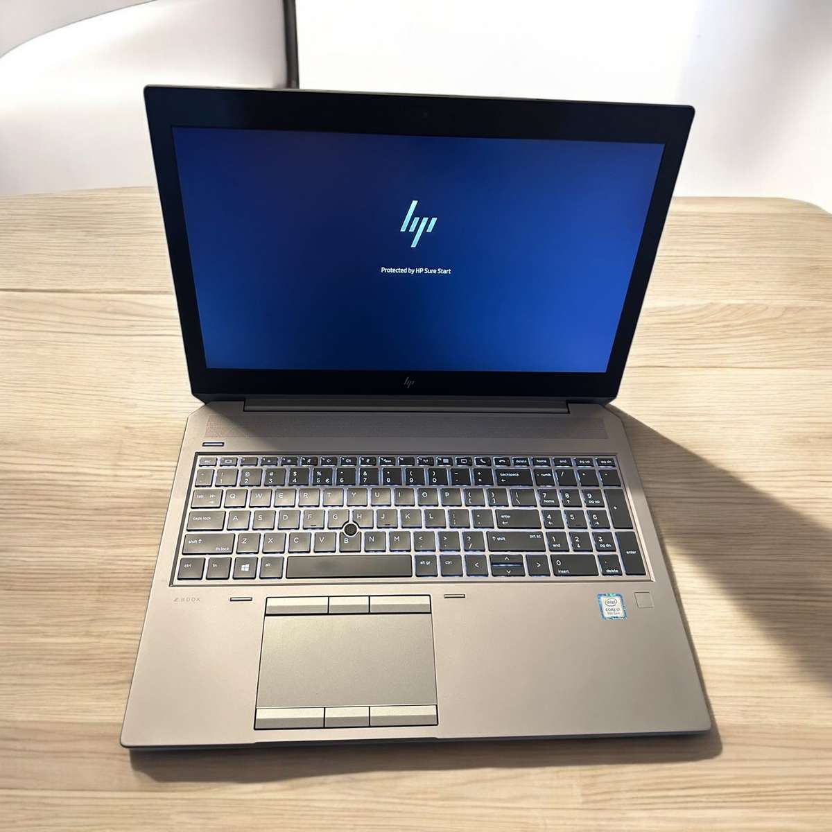 HP ZBook 15 G5    Core i7-8750H / 15.6 FHD / 32GB RAM / 512GBSSD NVIDIA QUADRO P1000 MINT