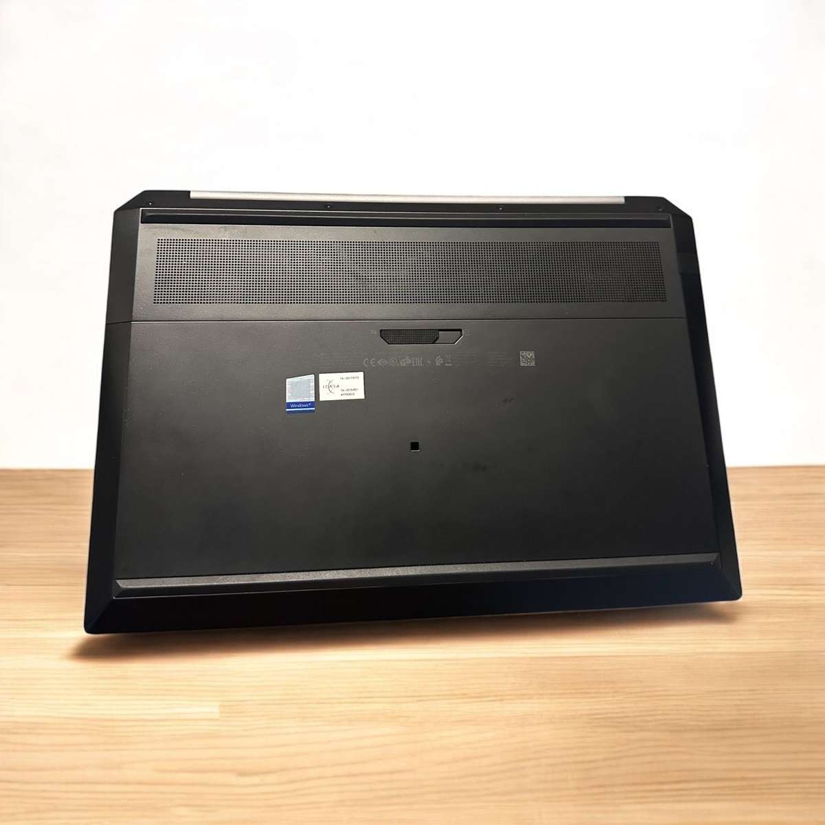 HP ZBook 15 G5    Core i7-8750H / 15.6 FHD / 32GB RAM / 512GBSSD NVIDIA QUADRO P1000 MINT