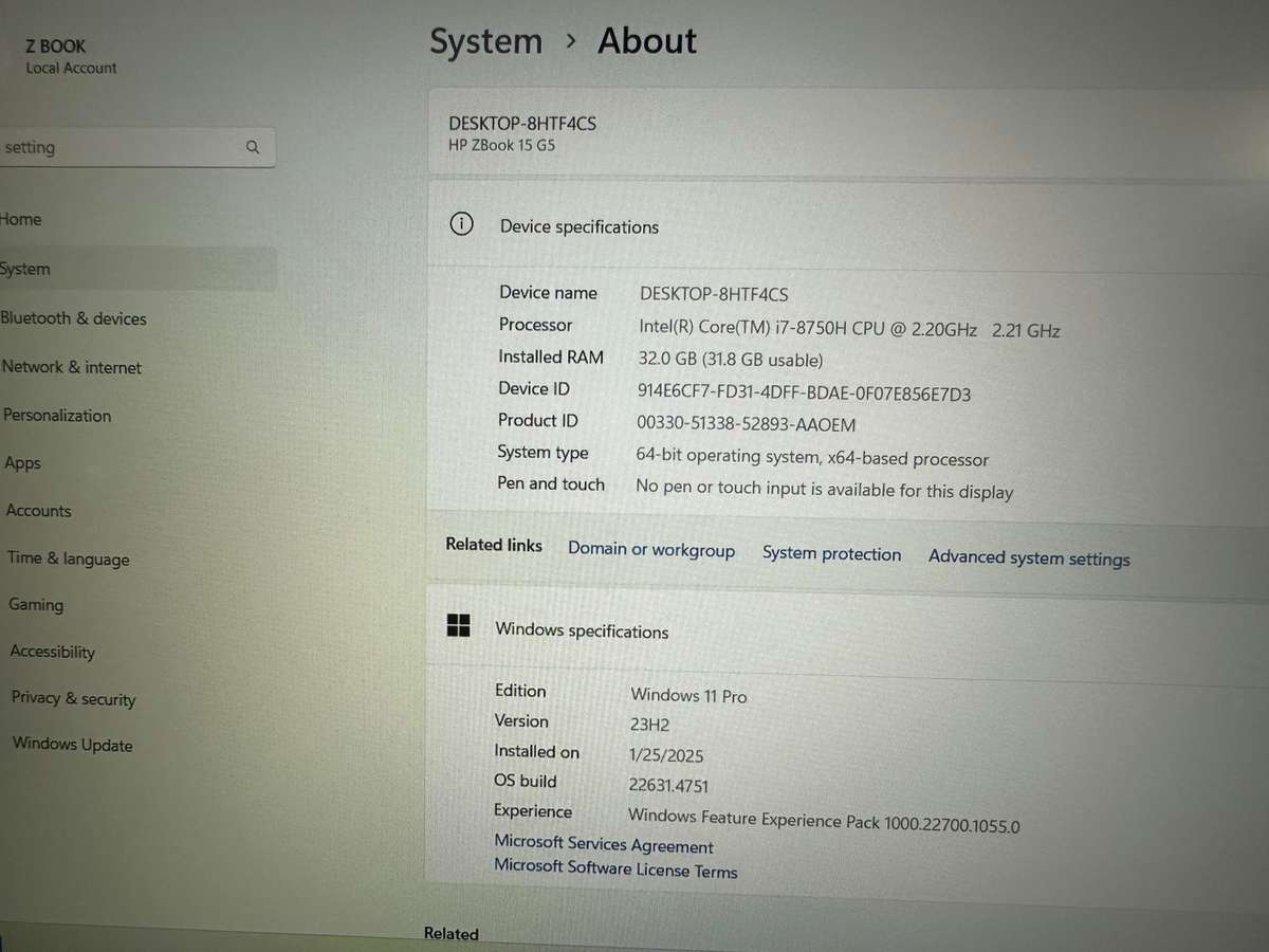 HP ZBook 15 G5    Core i7-8750H / 15.6 FHD / 32GB RAM / 512GBSSD NVIDIA QUADRO P1000 MINT