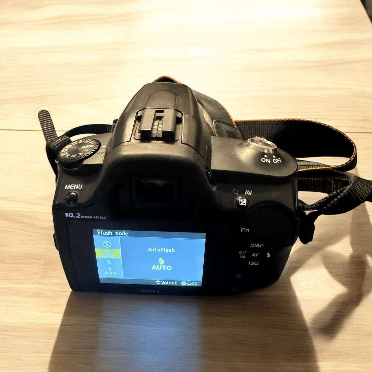 Sony  Alpha  A230 Digital  Dslr  Camera  Kit With 18-55 Sony Lens