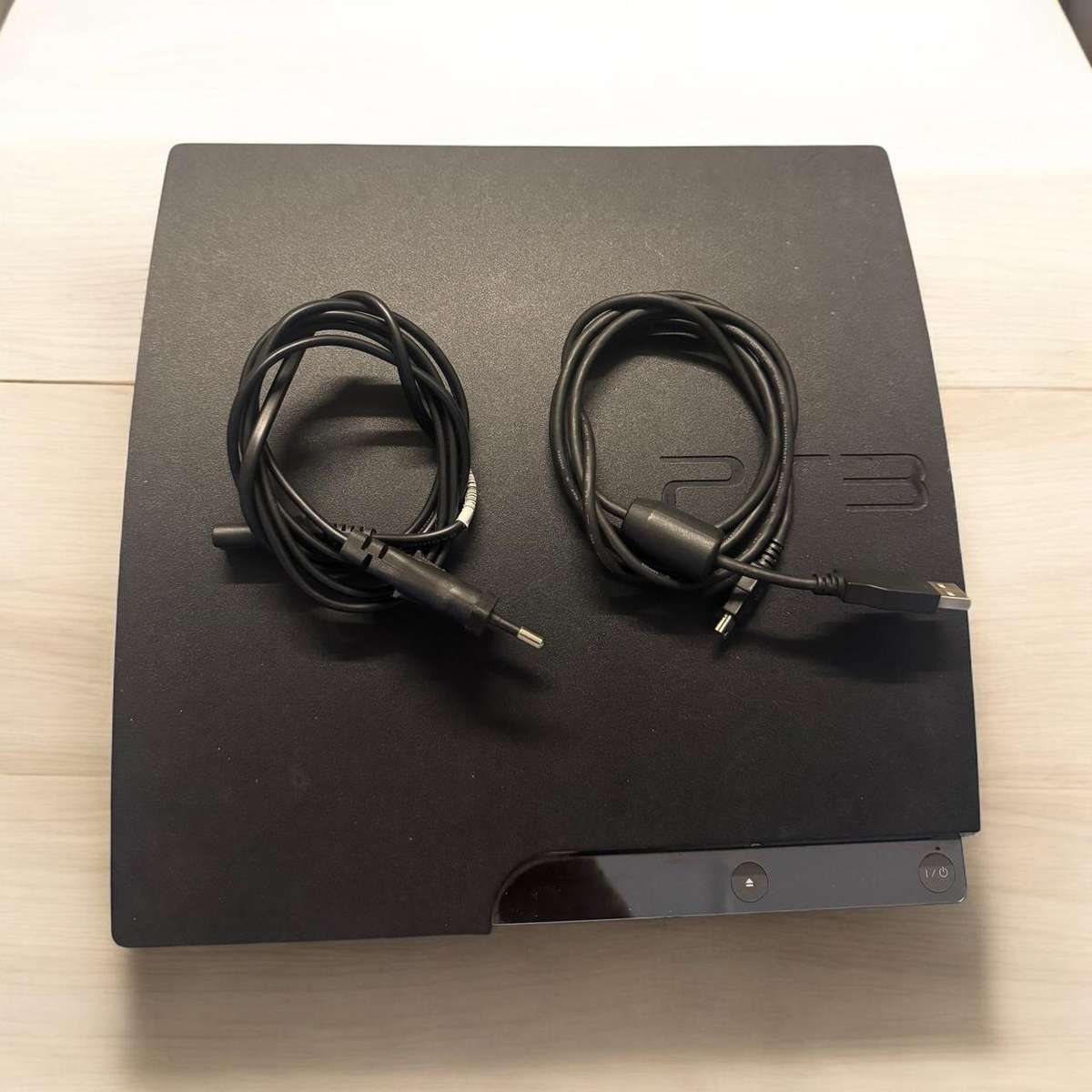 Playstation  3 Sony  320GB With  2 Controllers