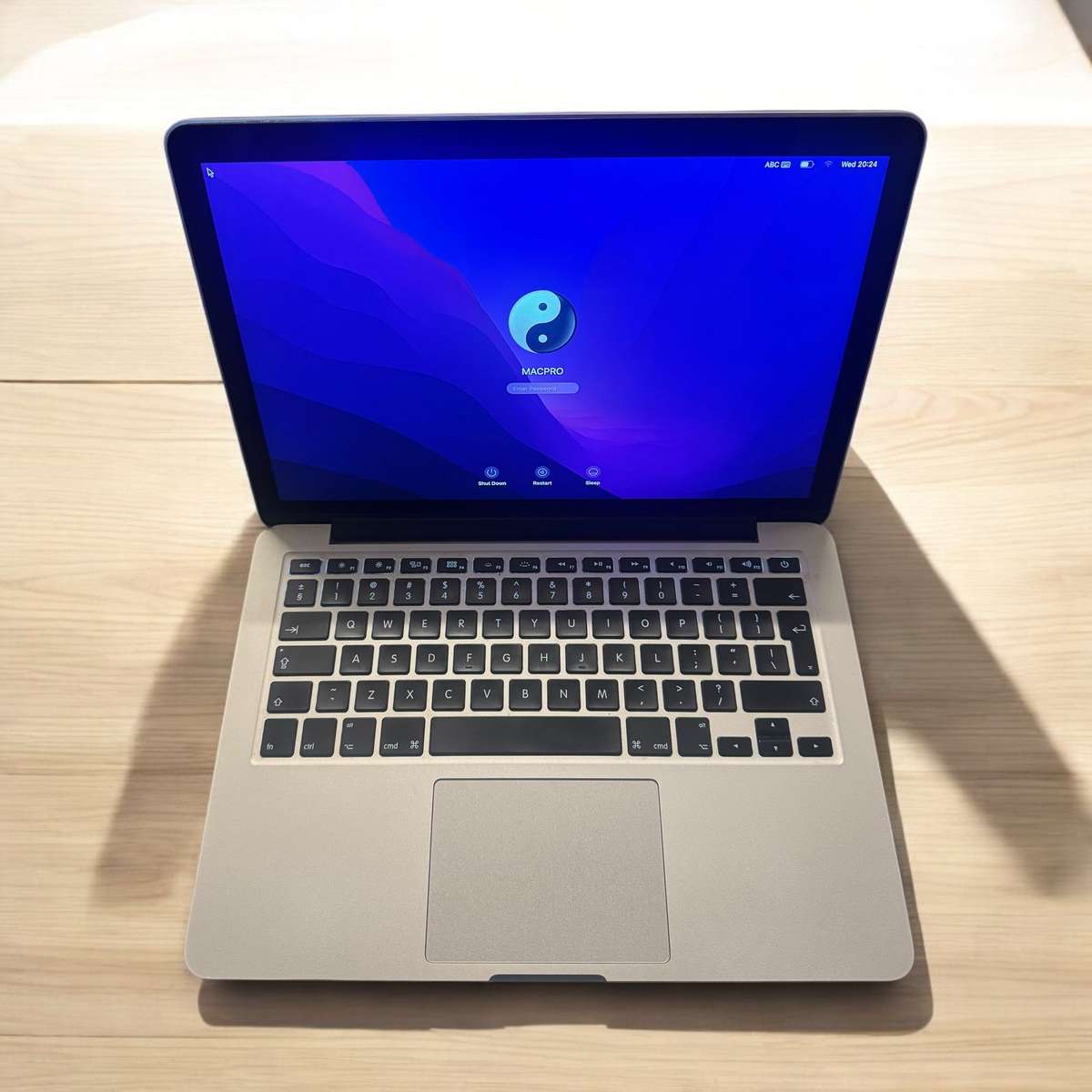 Apple MacBook Pro 13' | Core i5 2.7, 8GB Ram, 500GB SSD | Early 2015 model