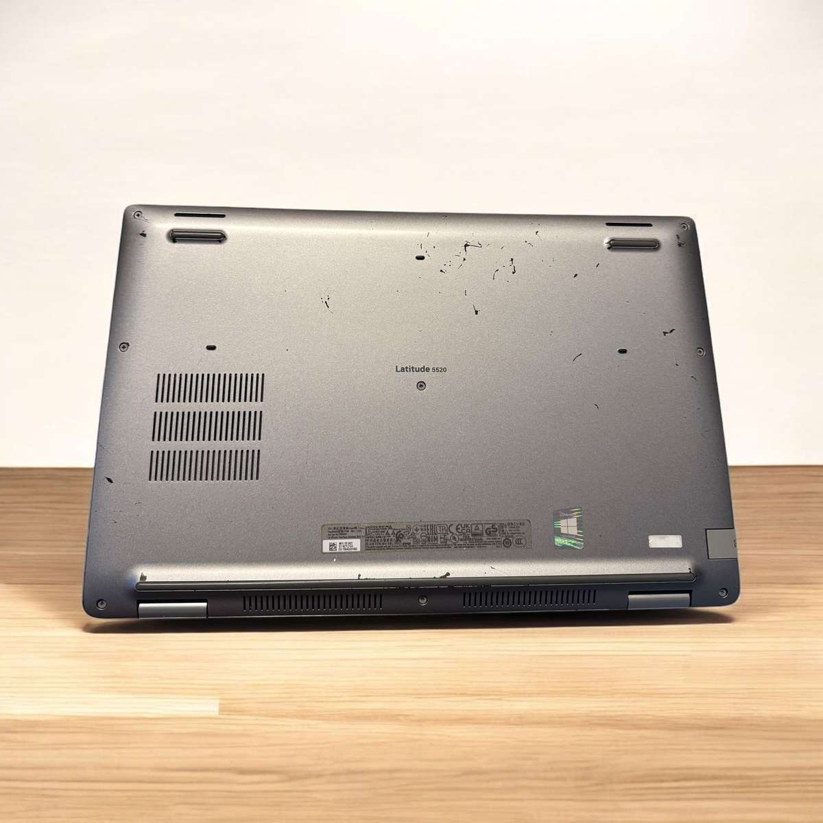 Dell 5520 Intel Iris Xe Graphics i5 11th Gen Fhd Display 16GB Ram 256gb ssd