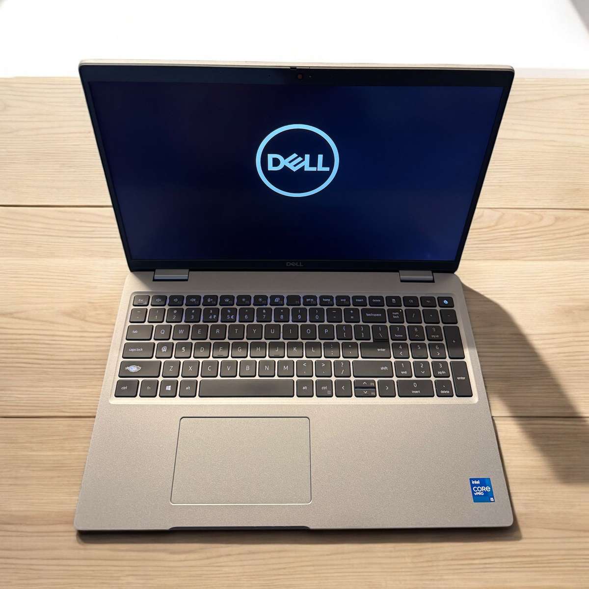 Dell 5520 Intel Iris Xe Graphics i5 11th Gen Fhd Display 16GB Ram 256gb ssd