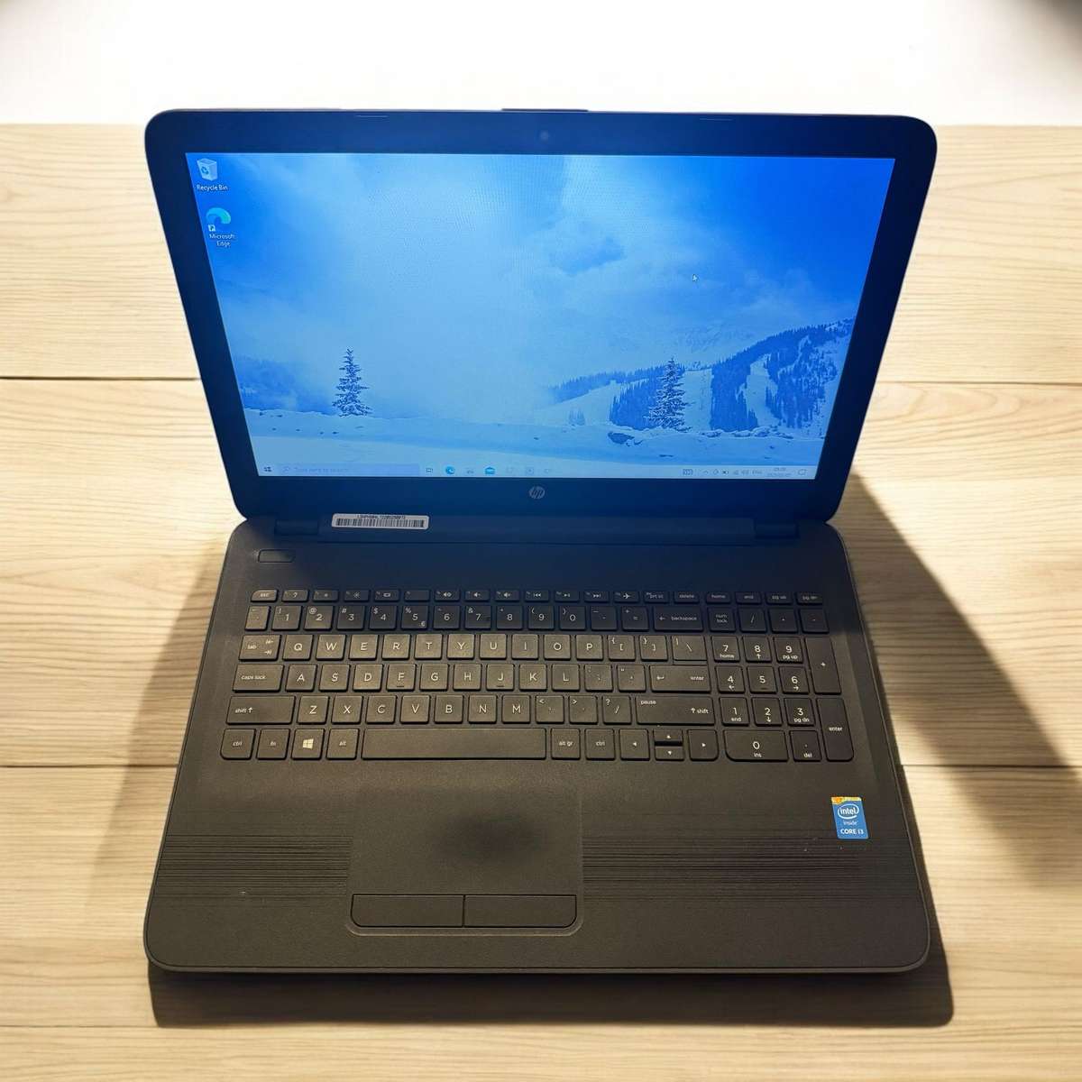 HP 250 G5, Intel i3-5005U@2.0GHz, 4Gb Ram, 500Gb Hdd, 15.6`