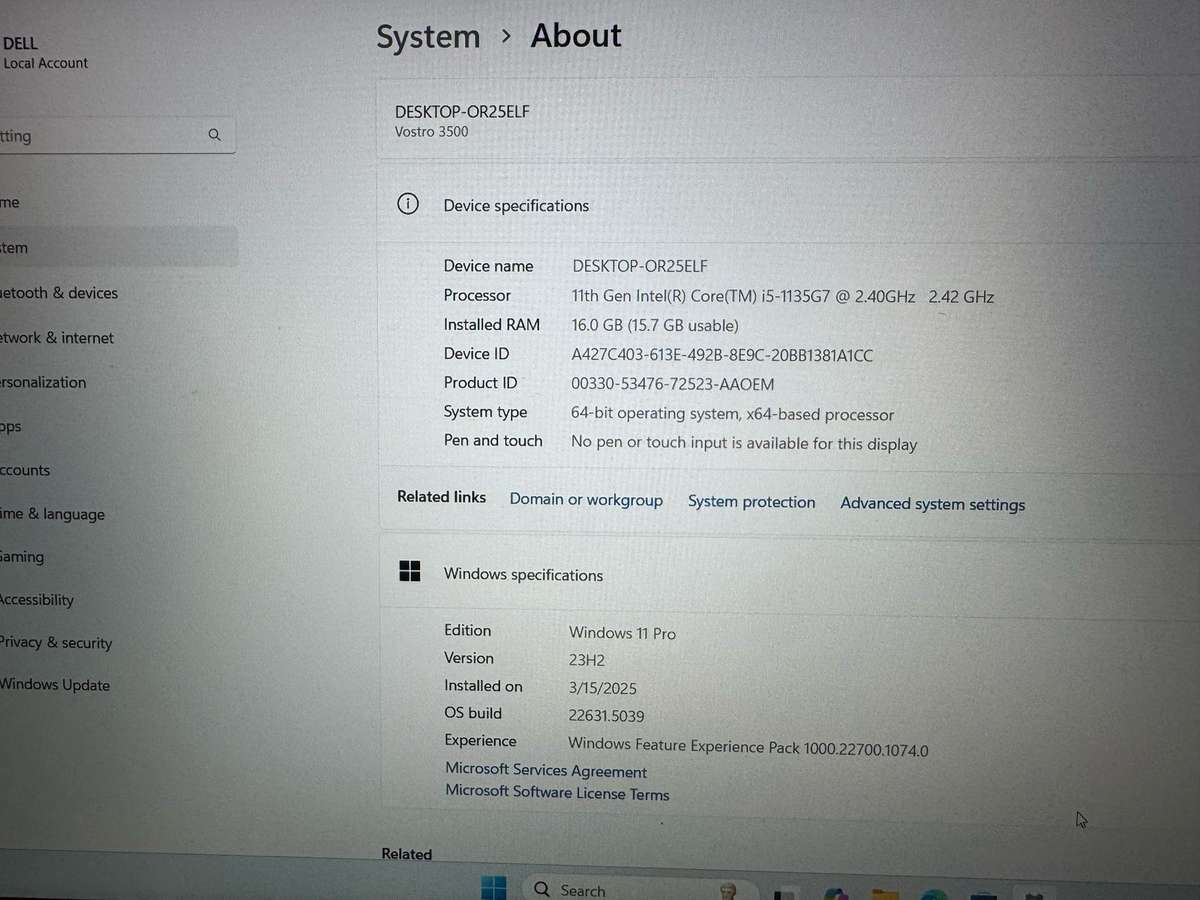 Dell Vostro 3500, 11th Gen i5-1135G7@2.4GHz, 16GB RAM, 256GB NVMe SSD, 15` FHD Display
