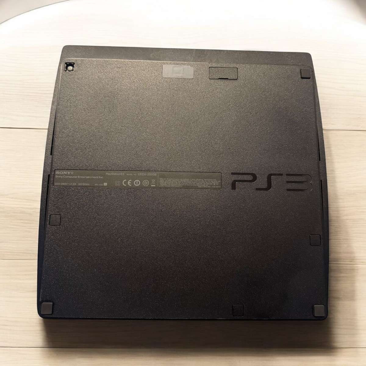 Playstation 3 Sony 250Gb With 2 Controllers 3 games