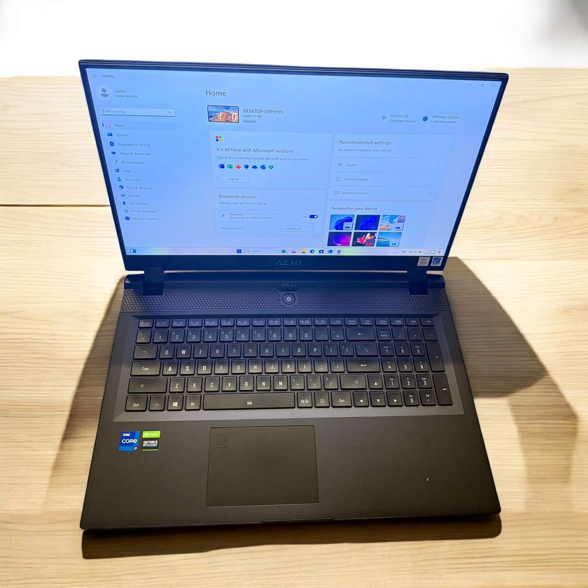 Gigabyte Aero 17 Hdr xd 17.3 4K 60Hz Hdr Intel Core i7-11800H RTX 3070  40gb ram 1tbssd