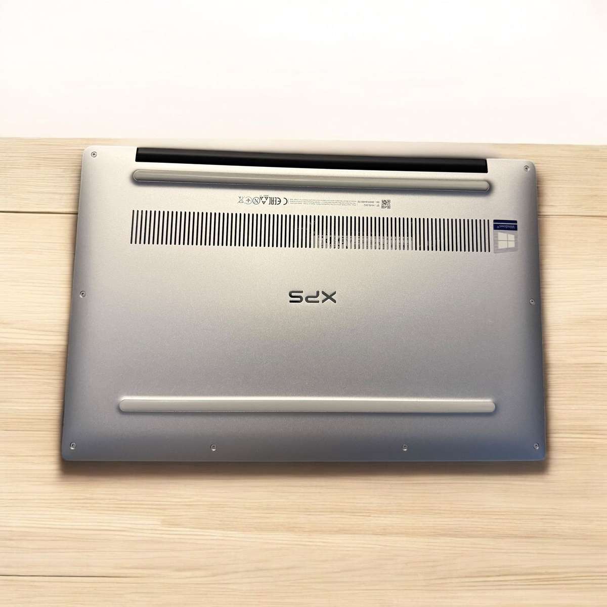 Dell  xps 13 9370 I7 8th gen  8gbram 512gbssd fhd display New Battery