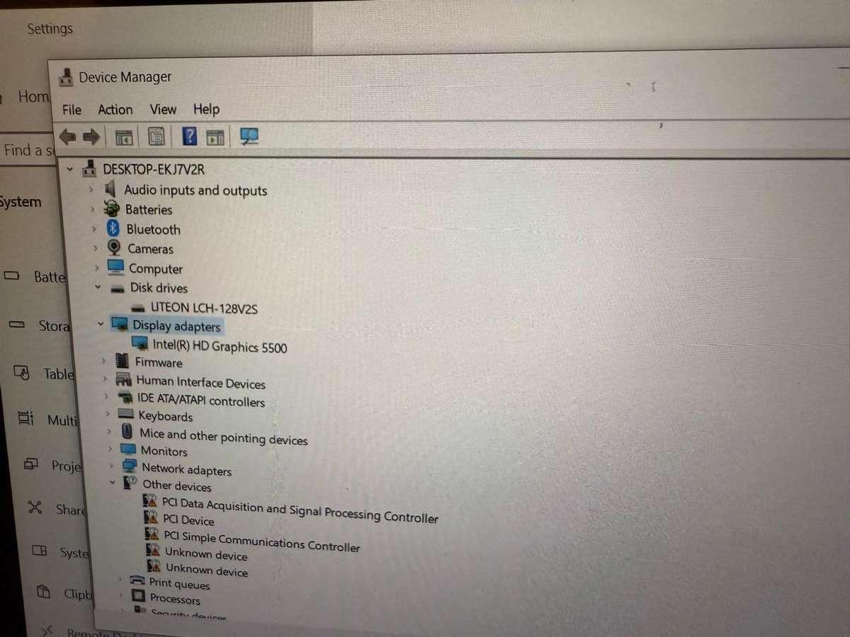 Lenovo IdeaPad Yoga 12 - 13.3` TouchScreen,  Intel i5-5200U@2.2ghz, 8gb ram, 128gb ssd