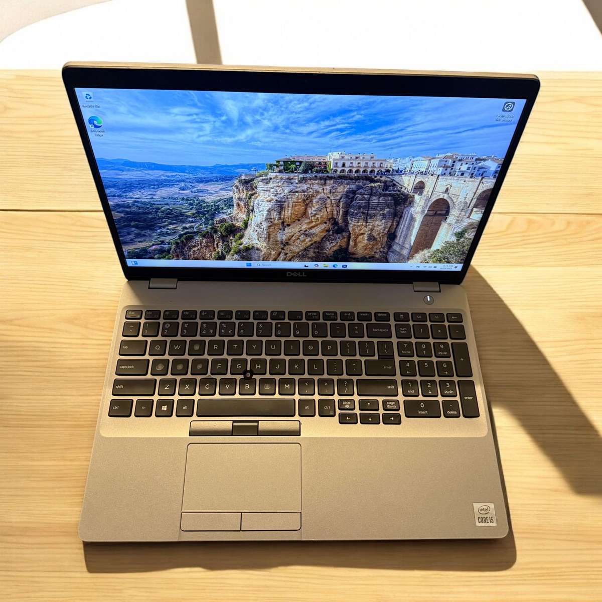 Dell Latitude 5510, 10th Gen Intel i5-10210U@1.6GHz, 8Gb Ram, 256GB Nvme Ssd 15.6`