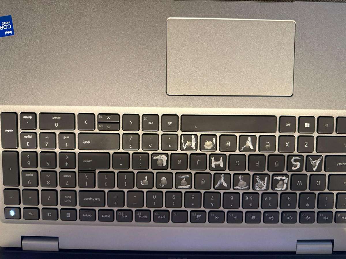 Dell Latitude 5520 Intel Iris Xe Graphics i5, 11th Gen  8GB 256GBssd