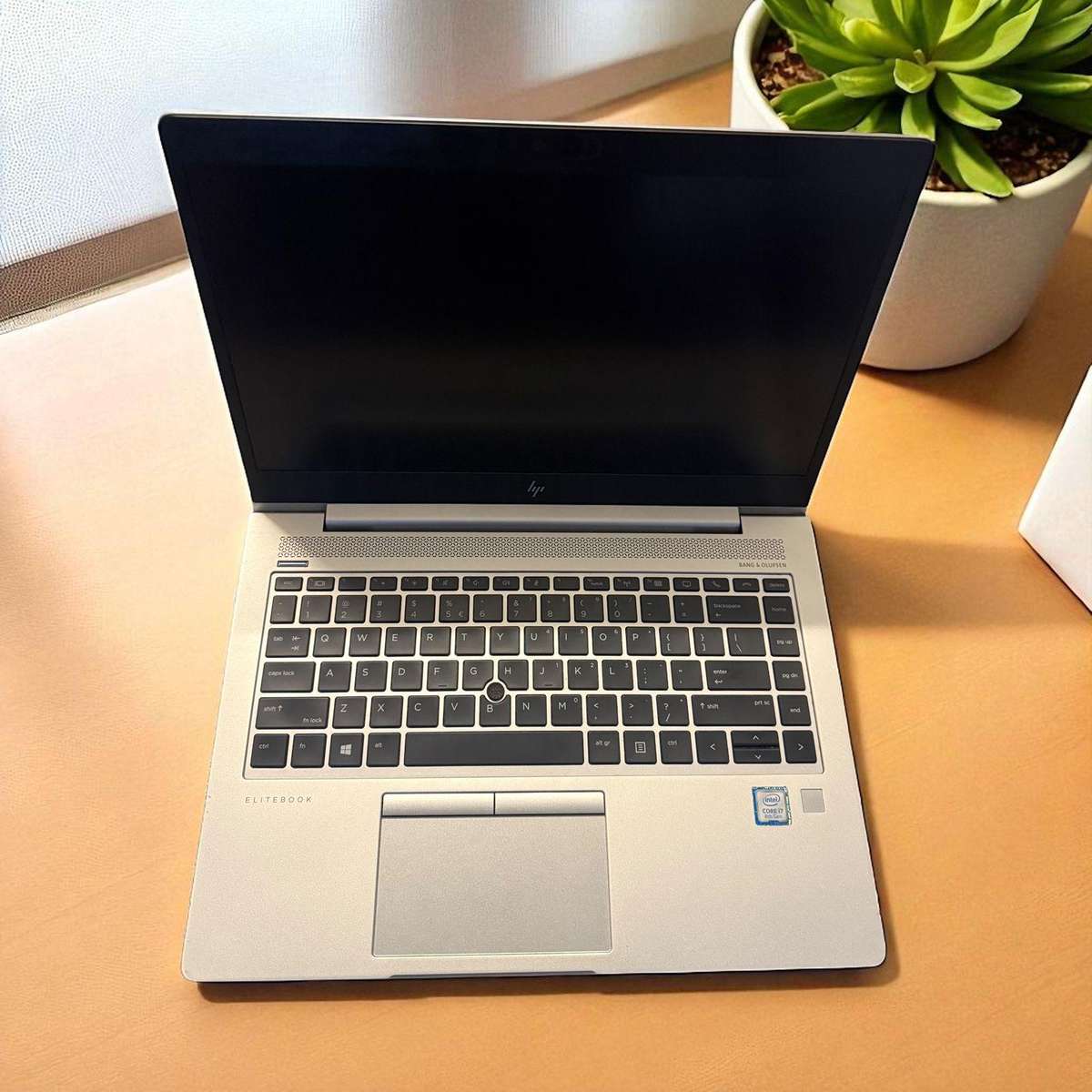 HP EliteBook 840 G6  8th Gen i7-8665U 16GB ram 256gb ssd lte Amd Radeon 550x graphics card