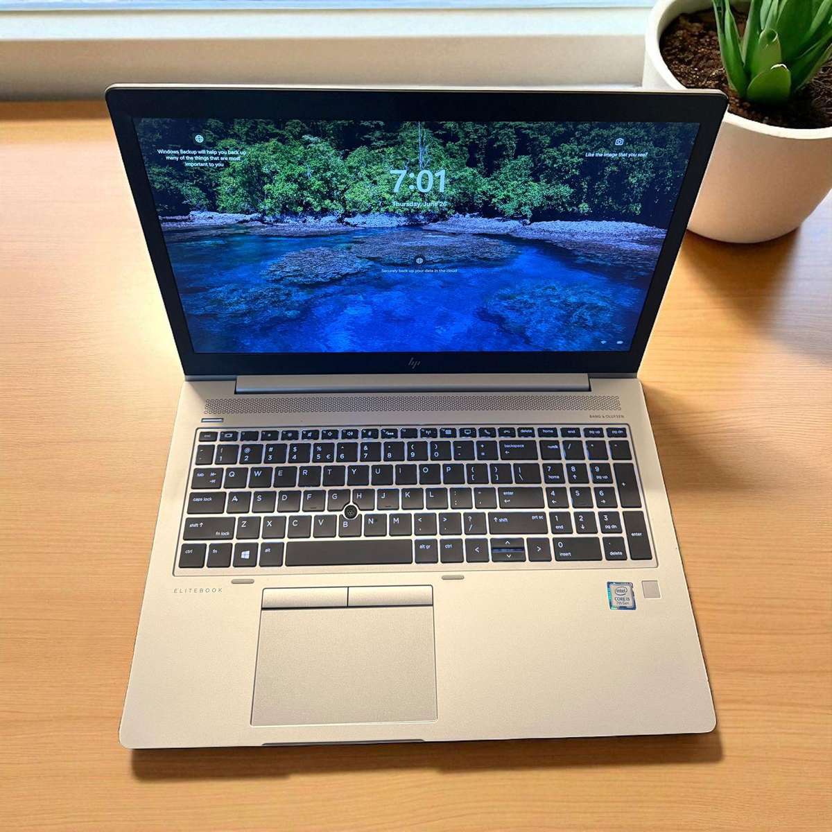 HP EliteBook 850 G5 Lte  i5 7th gen 8GB ram ,256gbm.2 ssd  15.6`` FHD Display