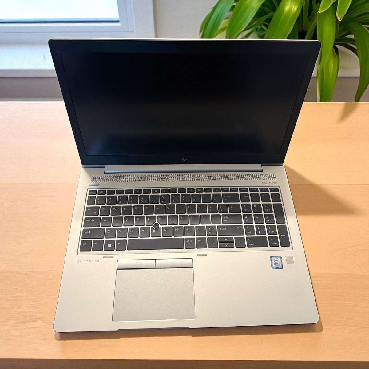 HP EliteBook 850 G5 Lte  i5 7th gen 8GB ram ,256gbm.2 ssd  15.6`` FHD Display