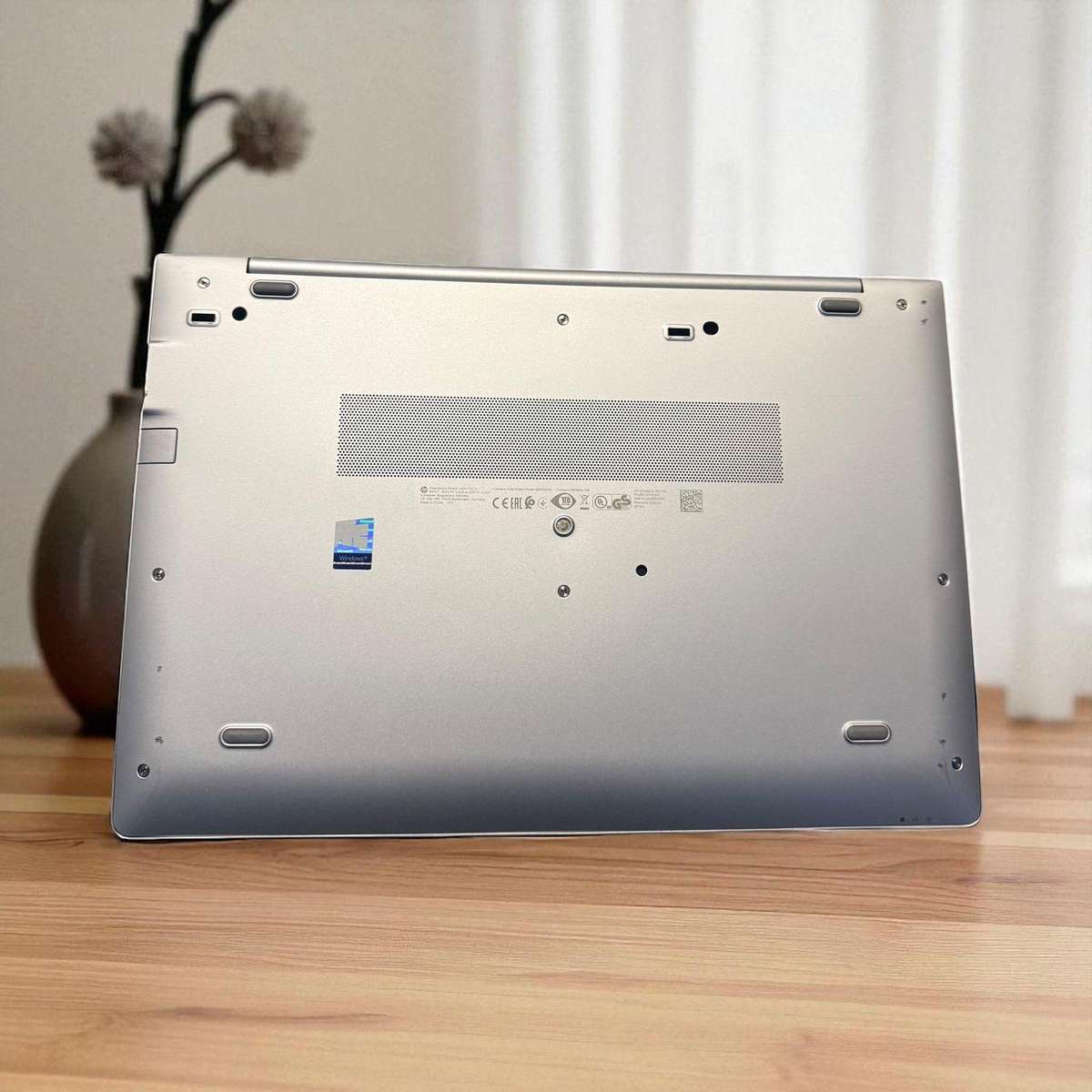 HP EliteBook 850 G5 Lte  i5 7th gen 8GB ram ,256gbm.2 ssd  15.6`` FHD Display