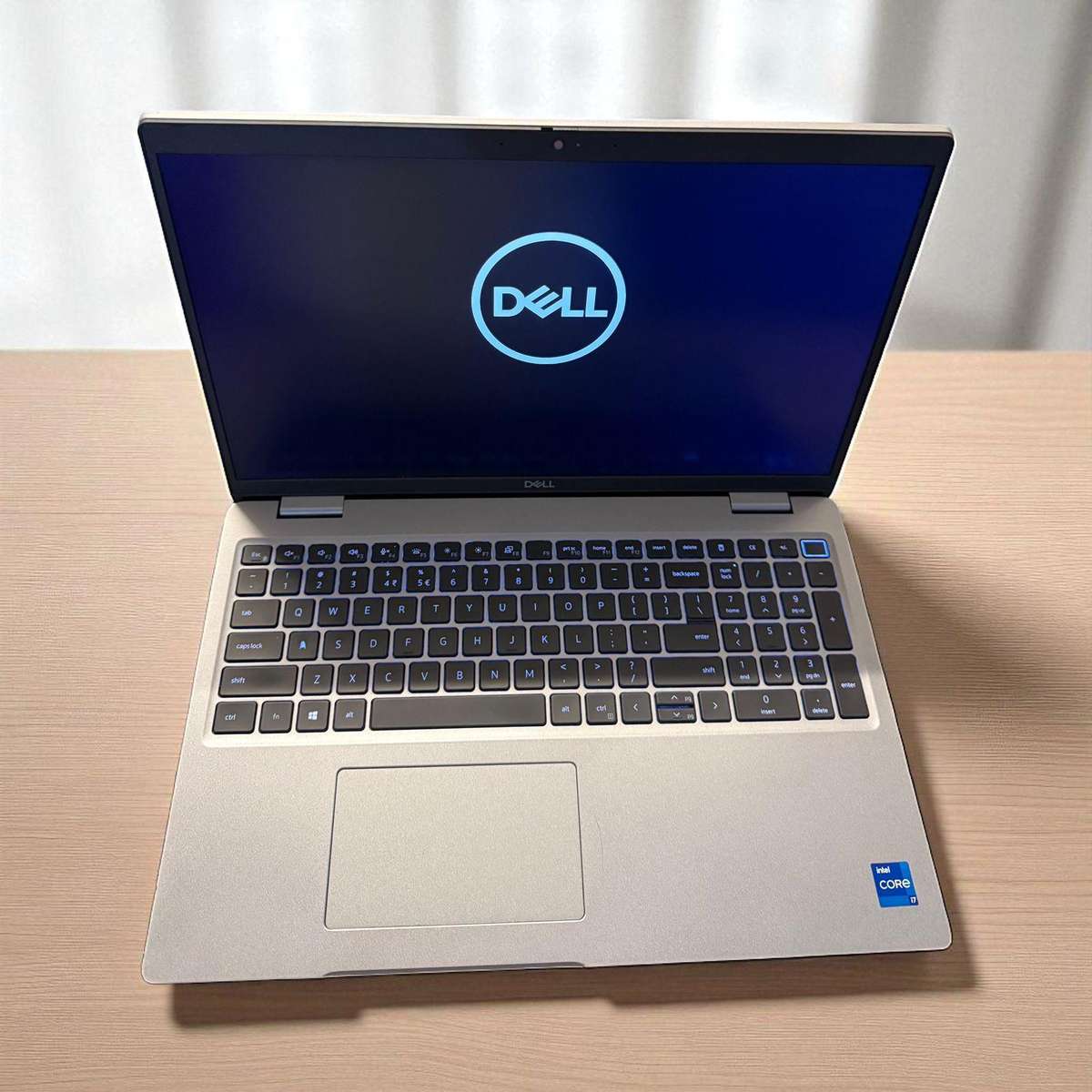 Dell 5520 Intel Iris Xe Graphics i7 11th Gen fhd  Display 16GB Ram 512gbssd Lte