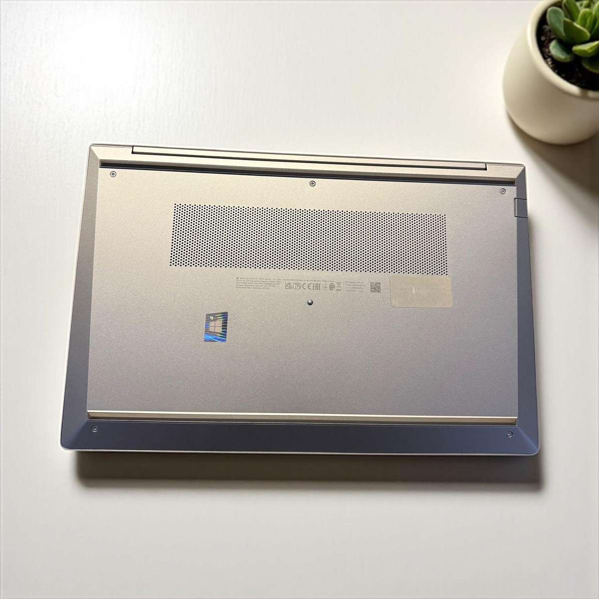 HP ProBook 450 G8 15.6" Notebook - 11th Gen Intel Core i5-1135G7, 256GB SSD 8GB RAM Xe Graphics