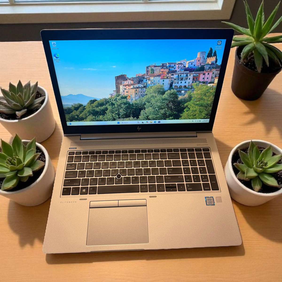 HP EliteBook 850 G5 Base Model Lte  i5 8TH Gen 16GB ram ,256gbm.2 SSD, 15.6`` FHD Display