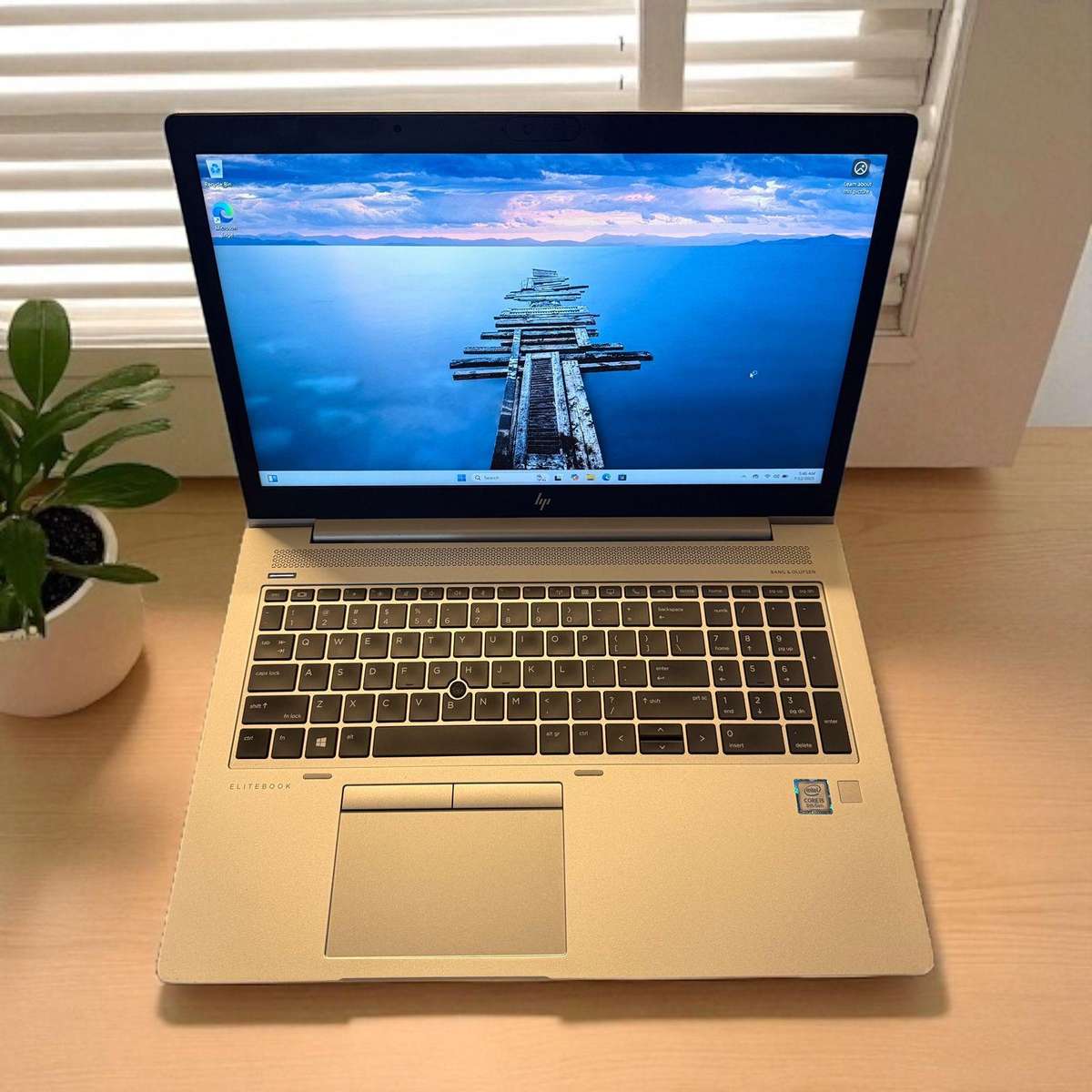 HP EliteBook 850 G5 Base Model Lte  i5 8TH Gen 16GB ram ,256gbm.2 SSD, 15.6`` FHD Display