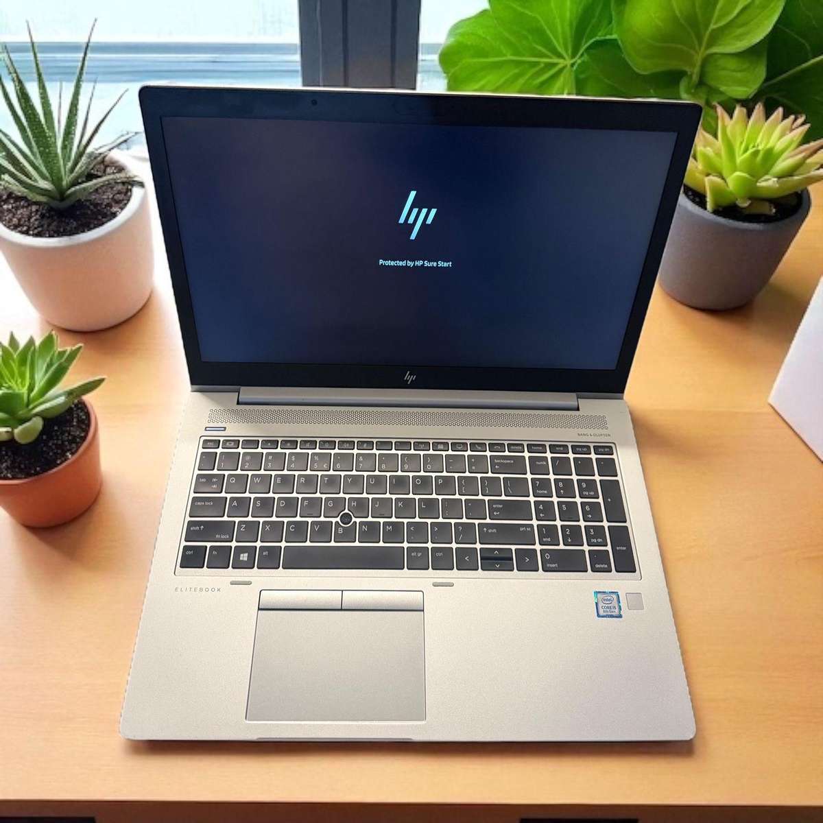 HP EliteBook 850 G5 Base Model Lte  i5 8TH Gen 16GB ram ,256gbm.2 SSD, 15.6`` FHD Display