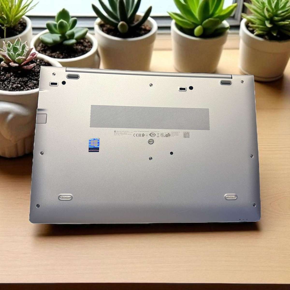 HP EliteBook 850 G5 Base Model Lte  i5 8TH Gen 16GB ram ,256gbm.2 SSD, 15.6`` FHD Display