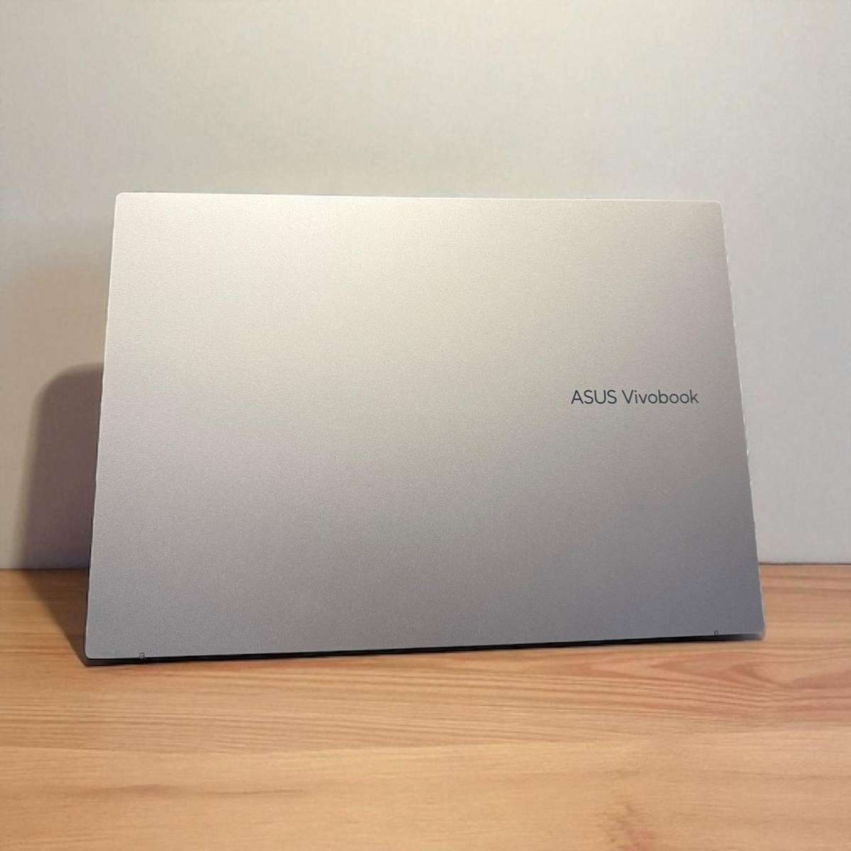 ASUS VivoBook  M1603Q AMD Ryzen 7 24gb ram 1tb ssd Amd Radeon Graphics