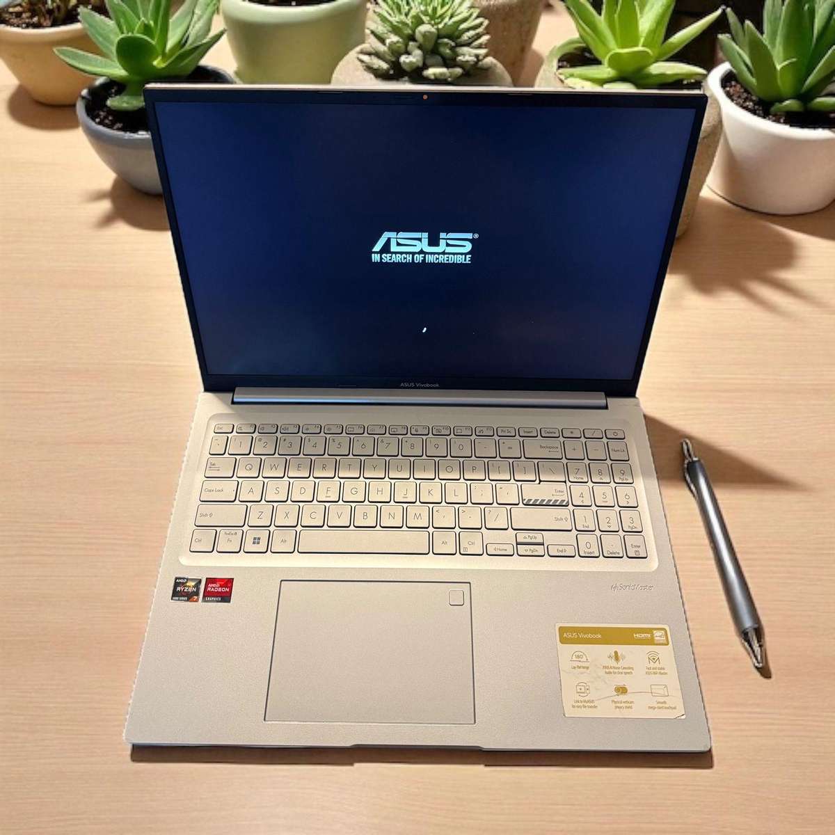 ASUS VivoBook  M1603Q AMD Ryzen 7 24gb ram 1tb ssd Amd Radeon Graphics