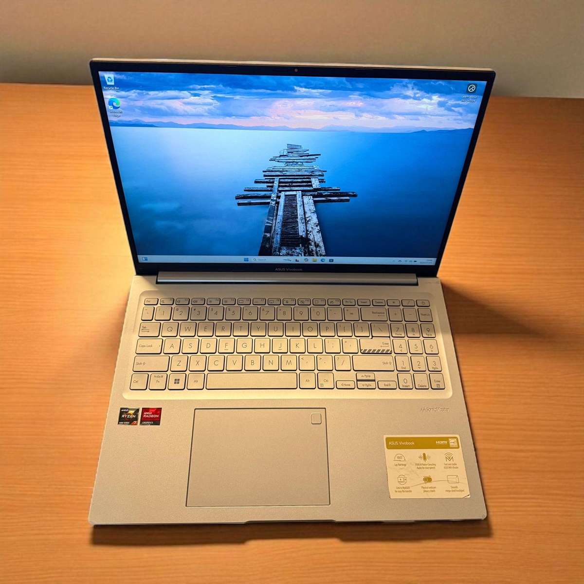ASUS VivoBook  M1603Q AMD Ryzen 7 24gb ram 1tb ssd Amd Radeon Graphics
