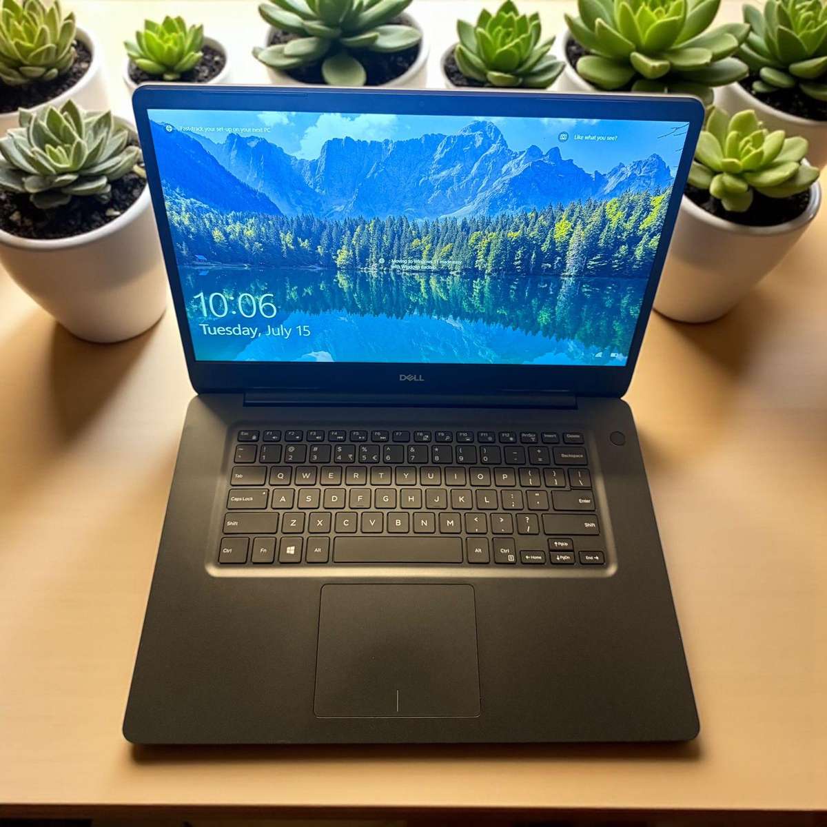 Dell Vostro 5581 8th Gen Intel Core i5-8265U 8gb ram 240gb ssd