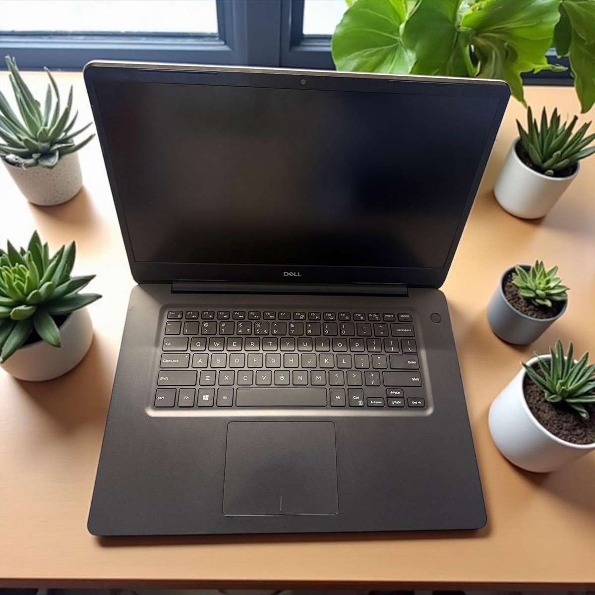 Dell Vostro 5581 8th Gen Intel Core i5-8265U 8gb ram 240gb ssd