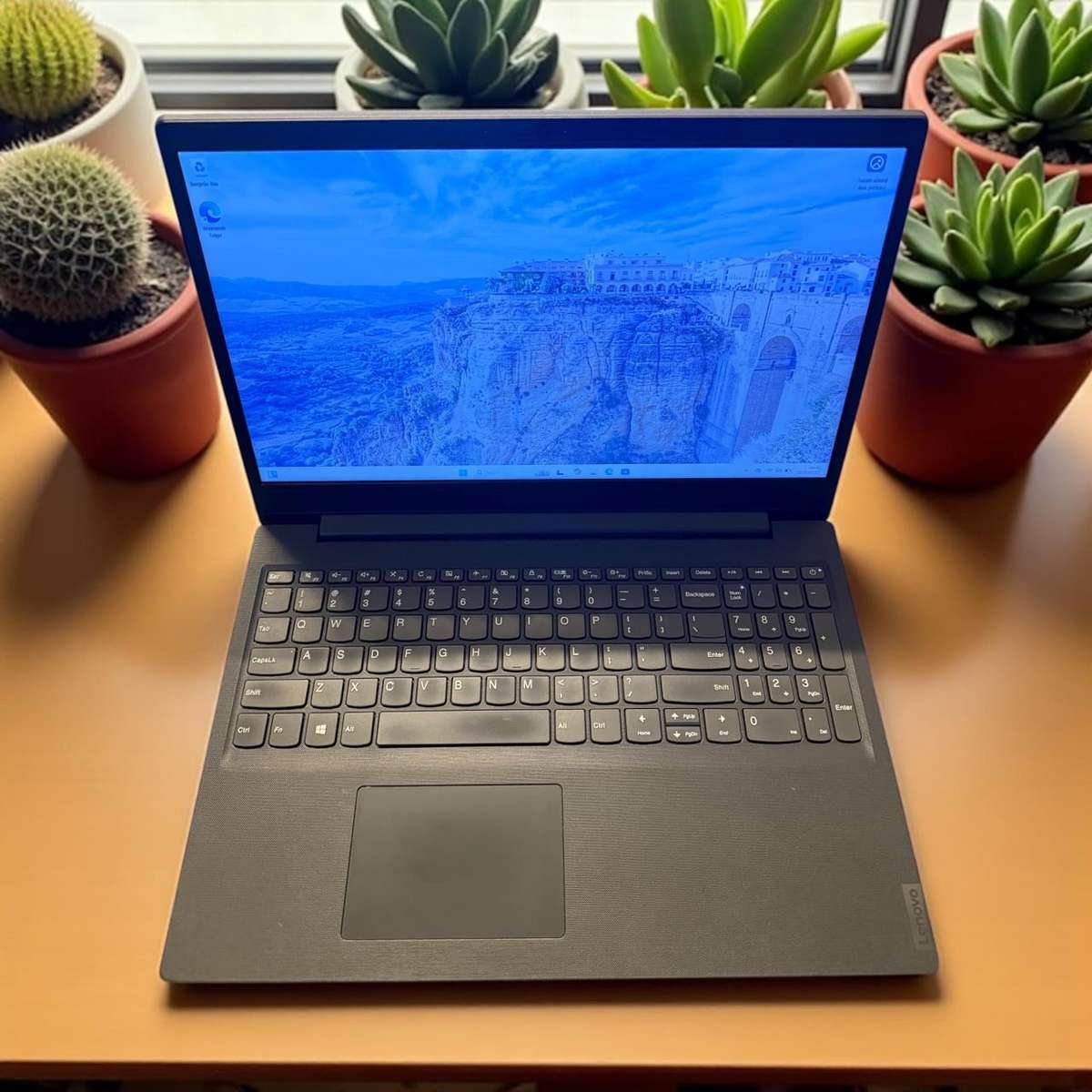 Lenovo V15-Iwl Core i5 8th gen 12gb ram 256gb ssd