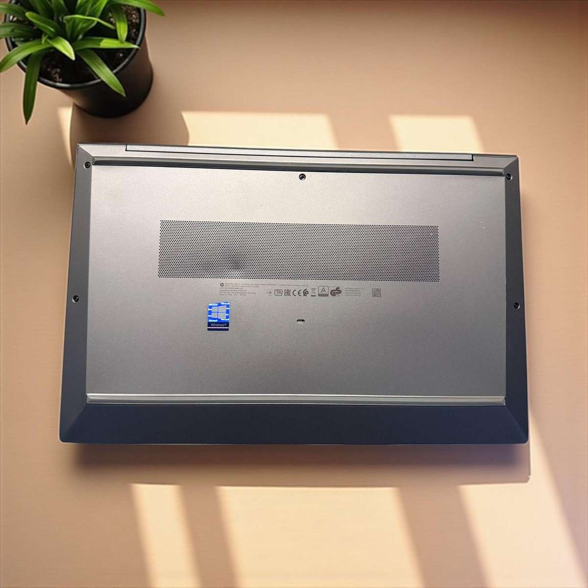 HP ZBook Firefly 15 G7 Workstation | 10th GEN i5, 8GB RAM, 256GB SSD, FHD, Intel UHD Graphics, LTE