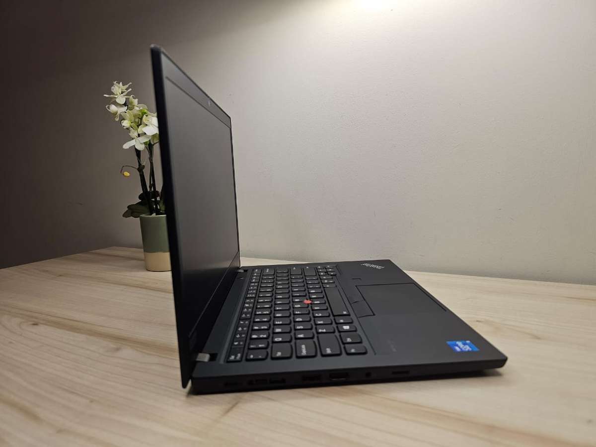 Lenovo thinkpad t14 gen 2 15 11th gen 16gb ram 256gb ssd