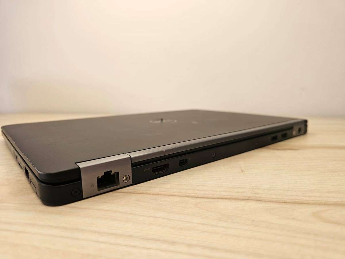 Dell Latitude E7270 lte i5 8th gen 8gb ram 256gb ssd