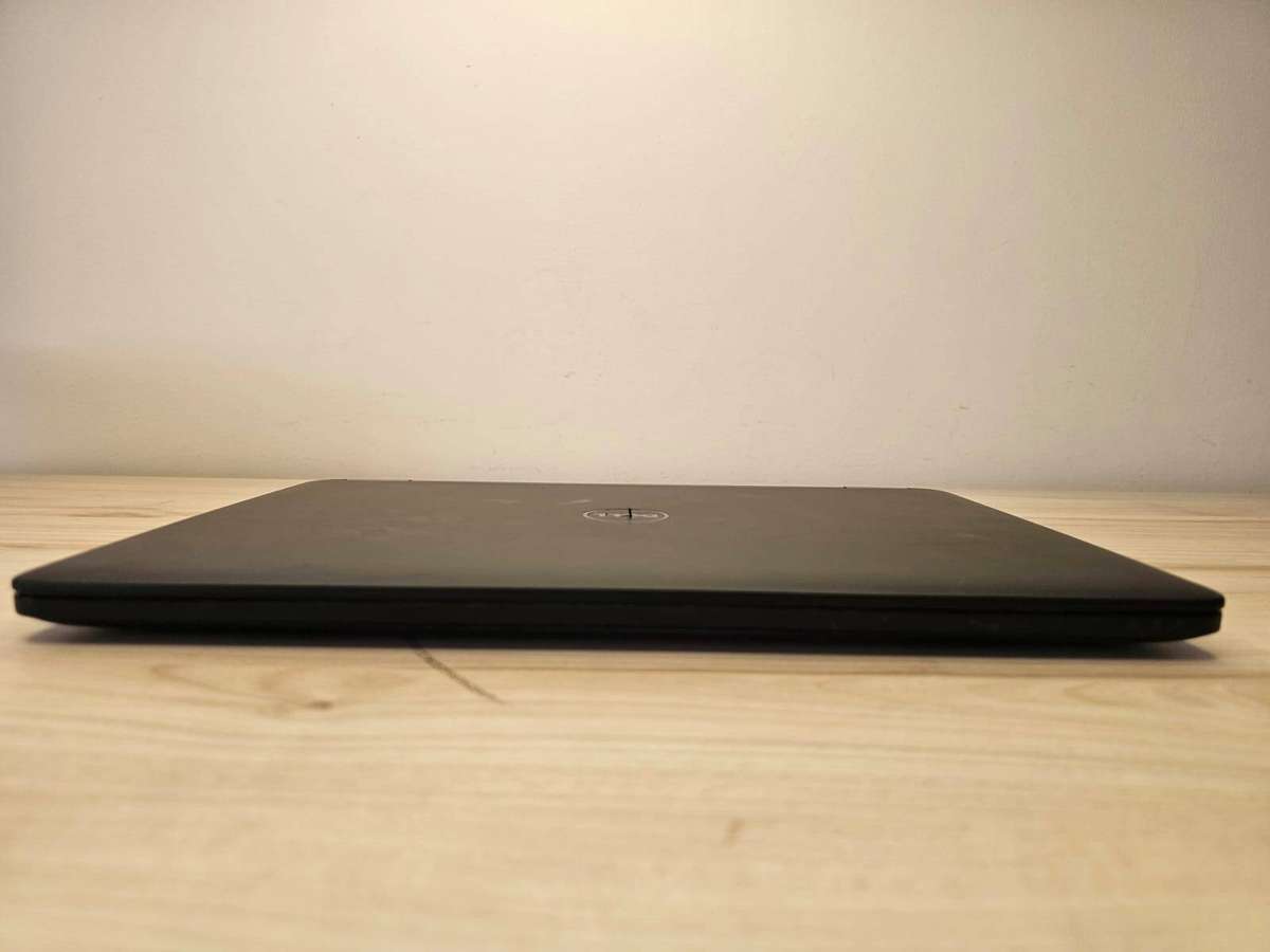 Dell Latitude E7270 lte i5 8th gen 8gb ram 256gb ssd