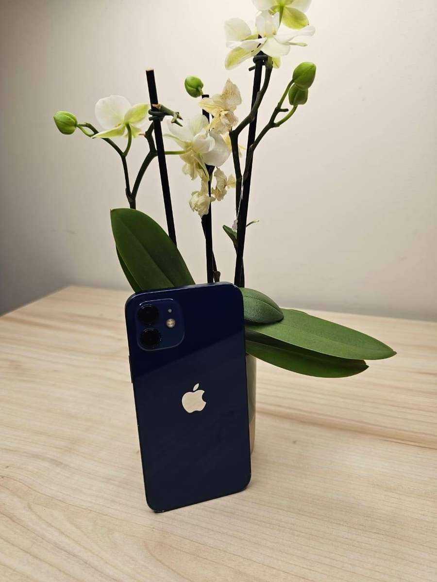 I phone 12 128gb 82% batt health