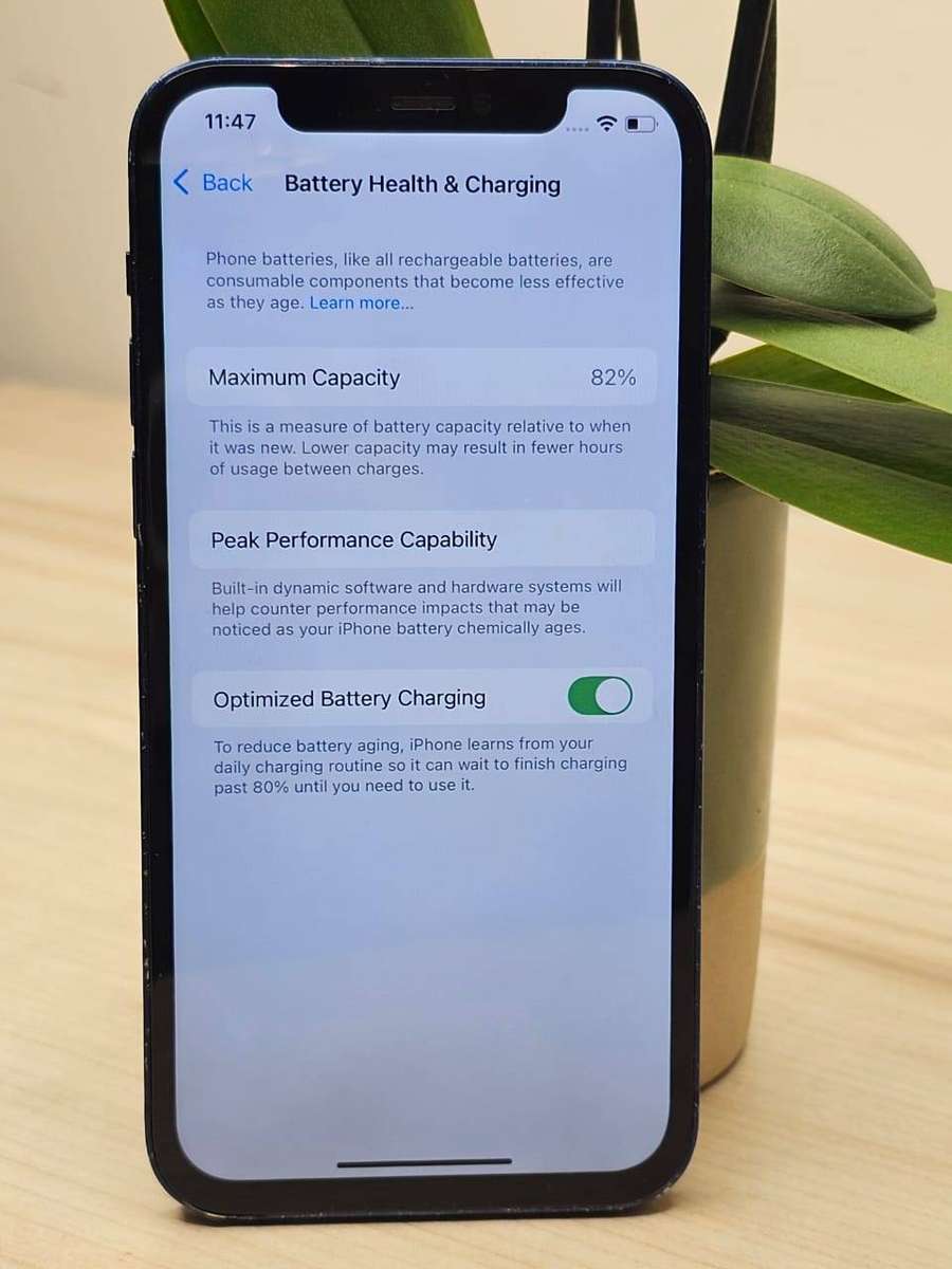 I phone 12 128gb 82% batt health