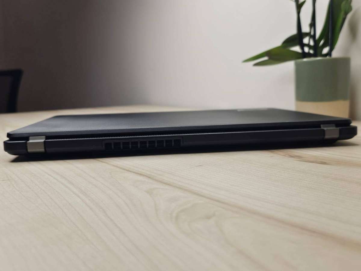 Acer TravelMate P214-53, 11th Gen i7-1165G7@2.8GHz, 16GB RAM, 512GB NVMe SSD, 14` FHD Display, LTE