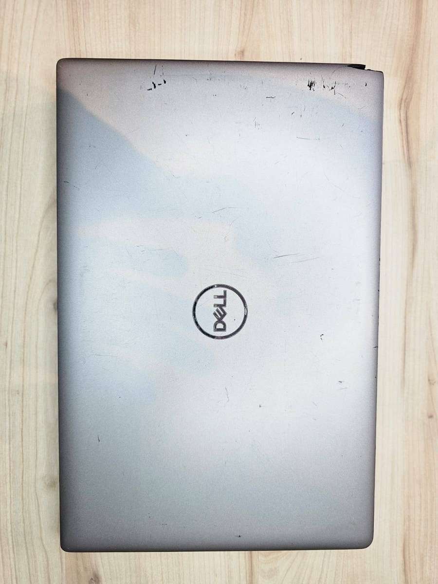 Dell Latitude 5520 Intel Iris Xe Graphics i7 11th Gen  16GB 512GBssd 15.6''