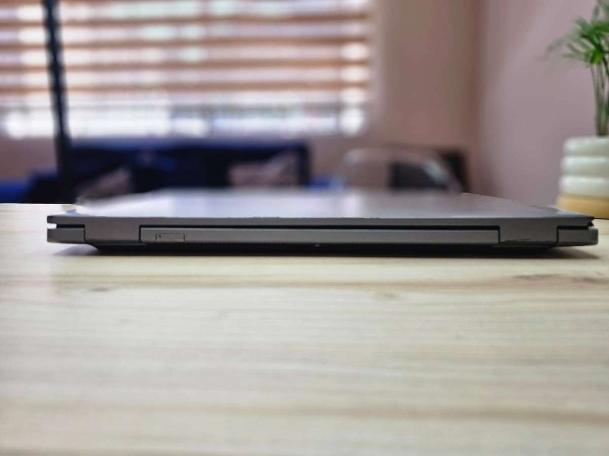 Dell Latitude 5520 Intel Iris Xe Graphics i7 11th Gen  16GB 512GBssd 15.6''