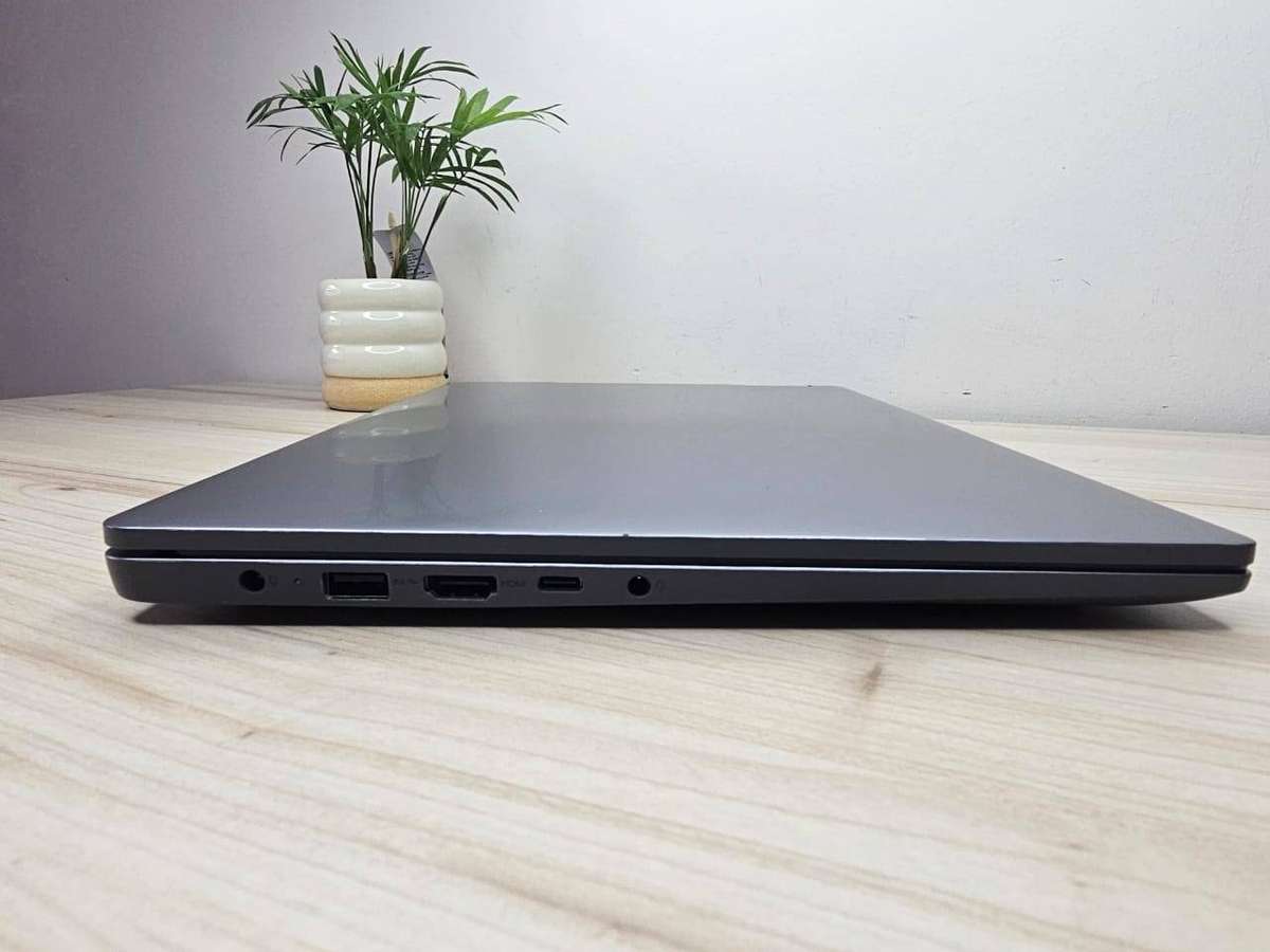 Lenovo IdeaPad slim 3  12th Gen Intel Core i5 8GB RAM 512gb ssd