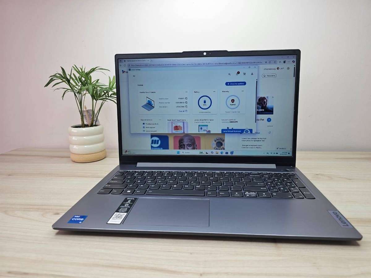 Lenovo IdeaPad slim 3  12th Gen Intel Core i5 8GB RAM 512gb ssd