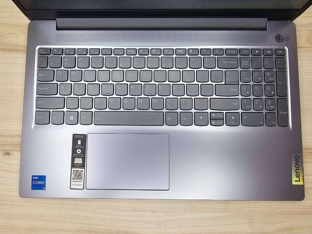 Lenovo IdeaPad slim 3  12th Gen Intel Core i5 8GB RAM 512gb ssd