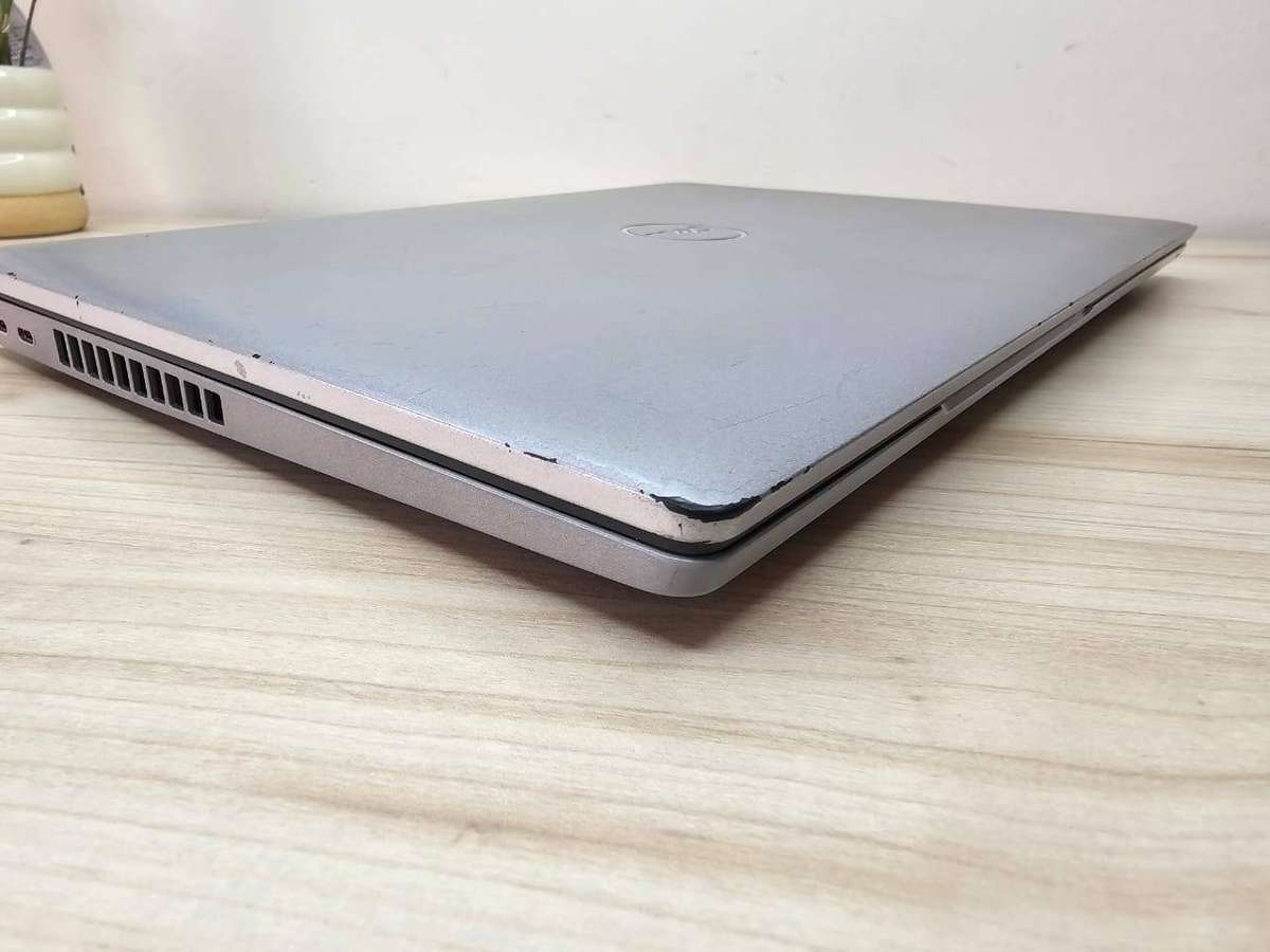 Dell Latitude 5520 Intel Iris Xe Graphics i5, 11th Gen  8GB 256GBssd