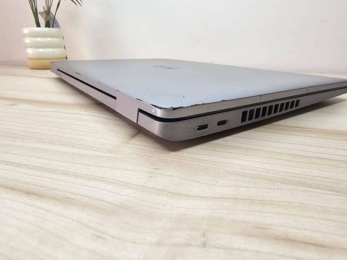 Dell Latitude 5520 Intel Iris Xe Graphics i5, 11th Gen  8GB 256GBssd