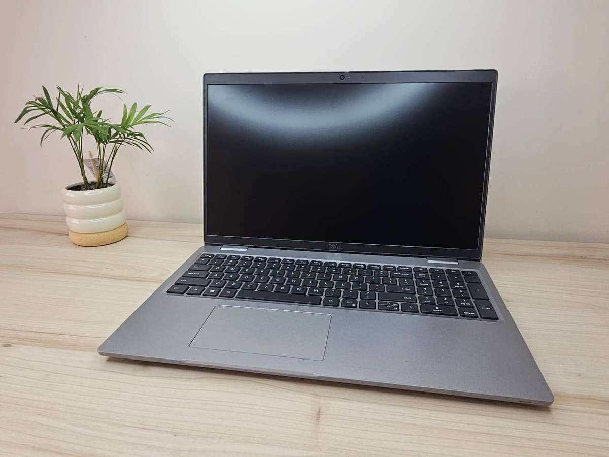 Dell Latitude 5520 Intel Iris Xe Graphics i5, 11th Gen  8GB 256GBssd