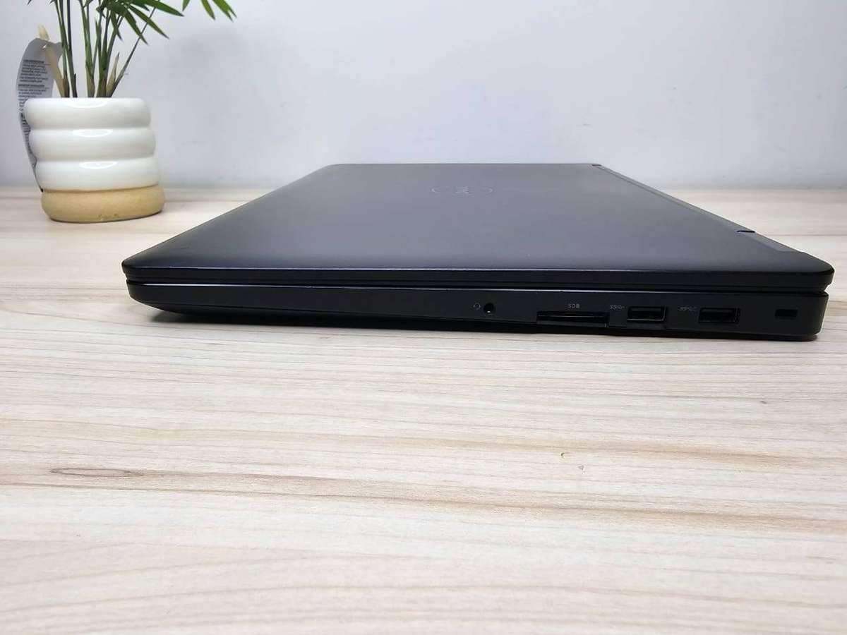 Dell Latitude E5570,  i5-6200@2.3GHz, 8GB RAM, 256GB SSD