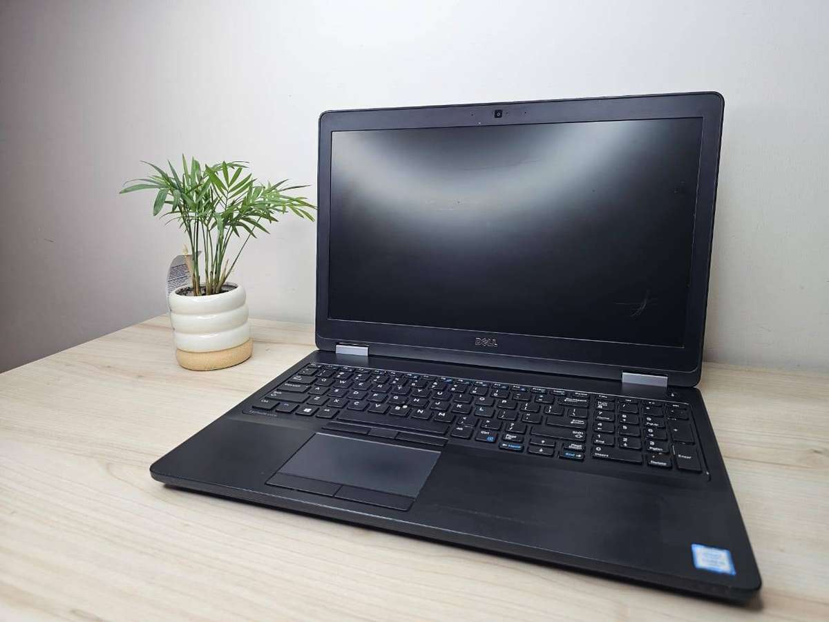 Dell Latitude E5570,  i5-6200@2.3GHz, 8GB RAM, 256GB SSD